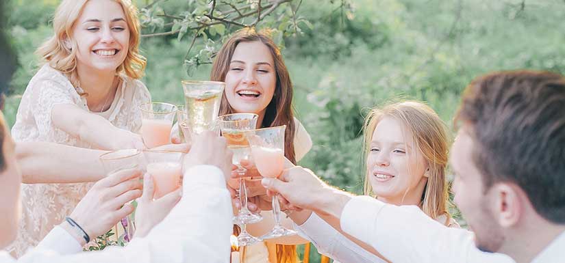 Mit Freunden im Biergarten im Kurhaus Bad Hamm.