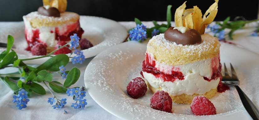 Genießen Sie ein Stück Kuchen im Cafe des Kurhaus Bad Hamm. Genießen Sie ein Stück Kuchen im Cafe des Kurhaus Bad Hamm.